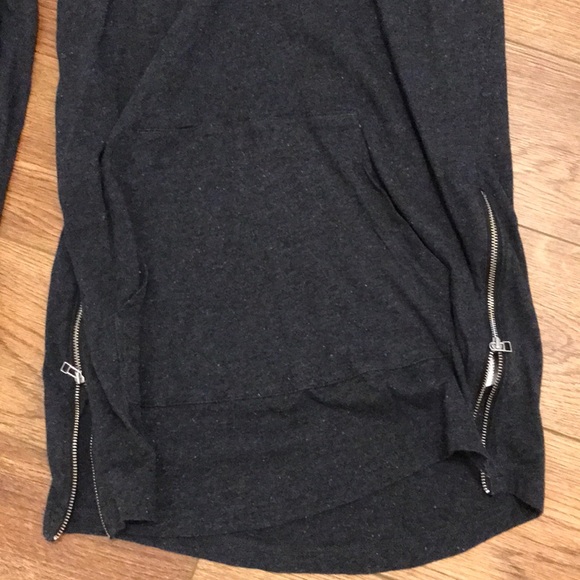 Men’s Adidas Long Sleeve Tee - Picture 3 of 3